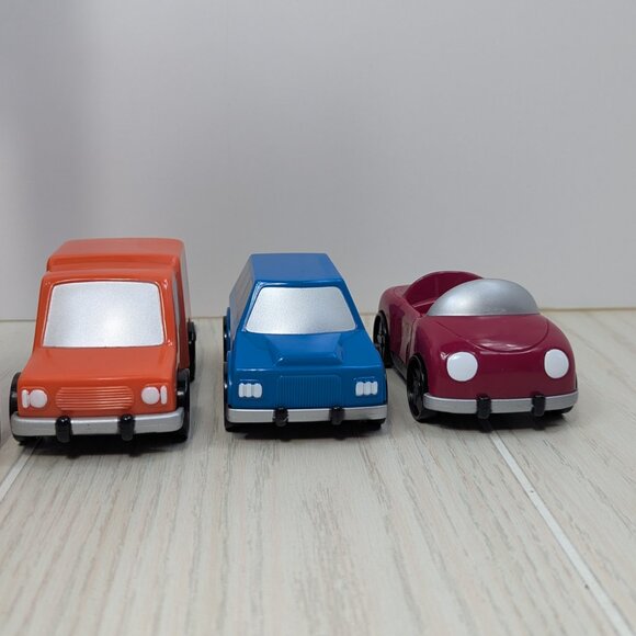 Battat 3 car toy garage w/ cars truck keys playset - Picture 5 of 8